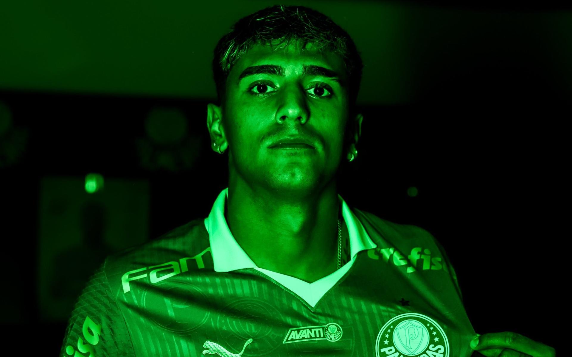 Facundo-Torres-anunciado-no-Palmeiras-aspect-ratio-512-320