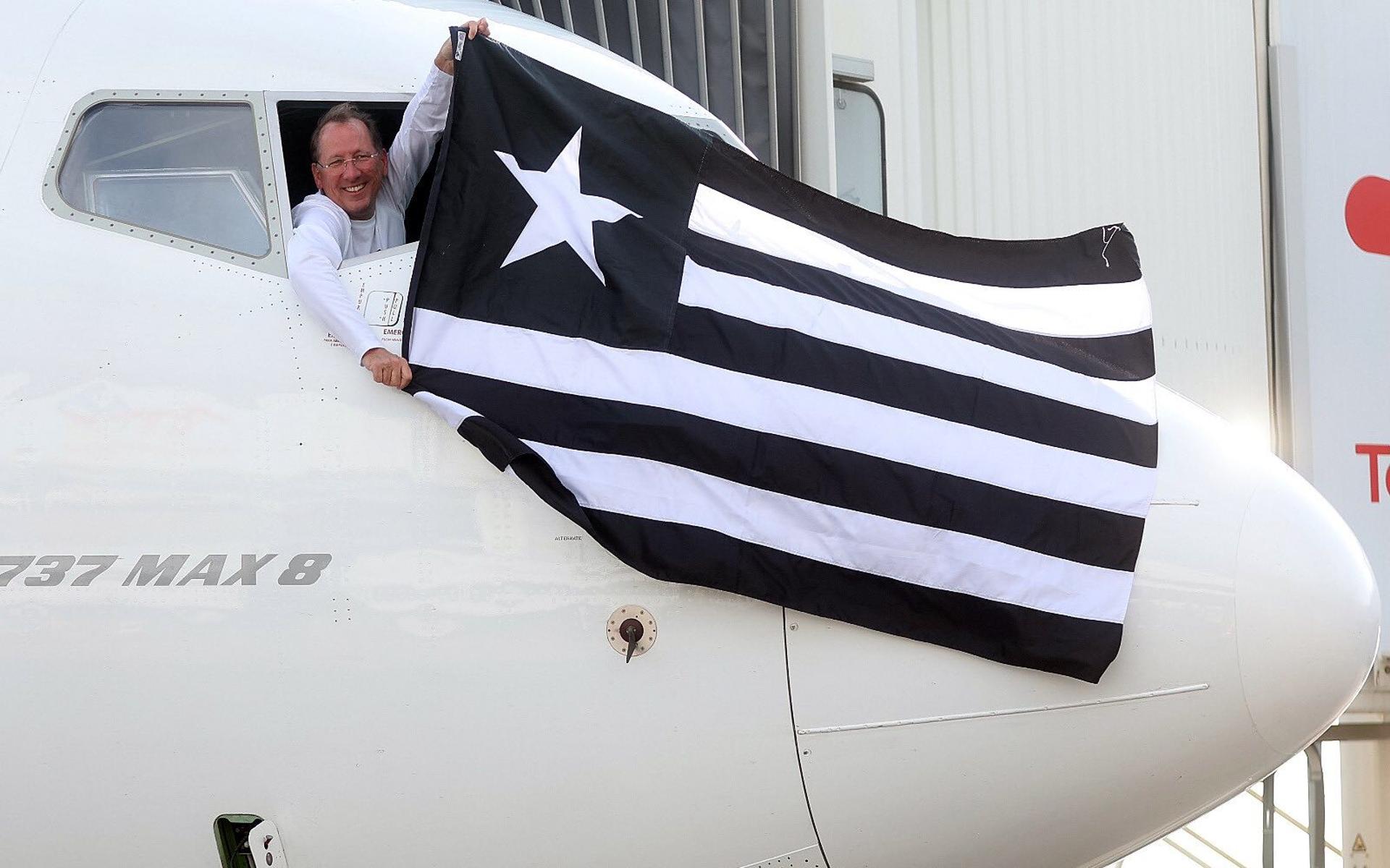 John-Textor-na-festa-do-Botafogo-da-Libertadores-aspect-ratio-512-320