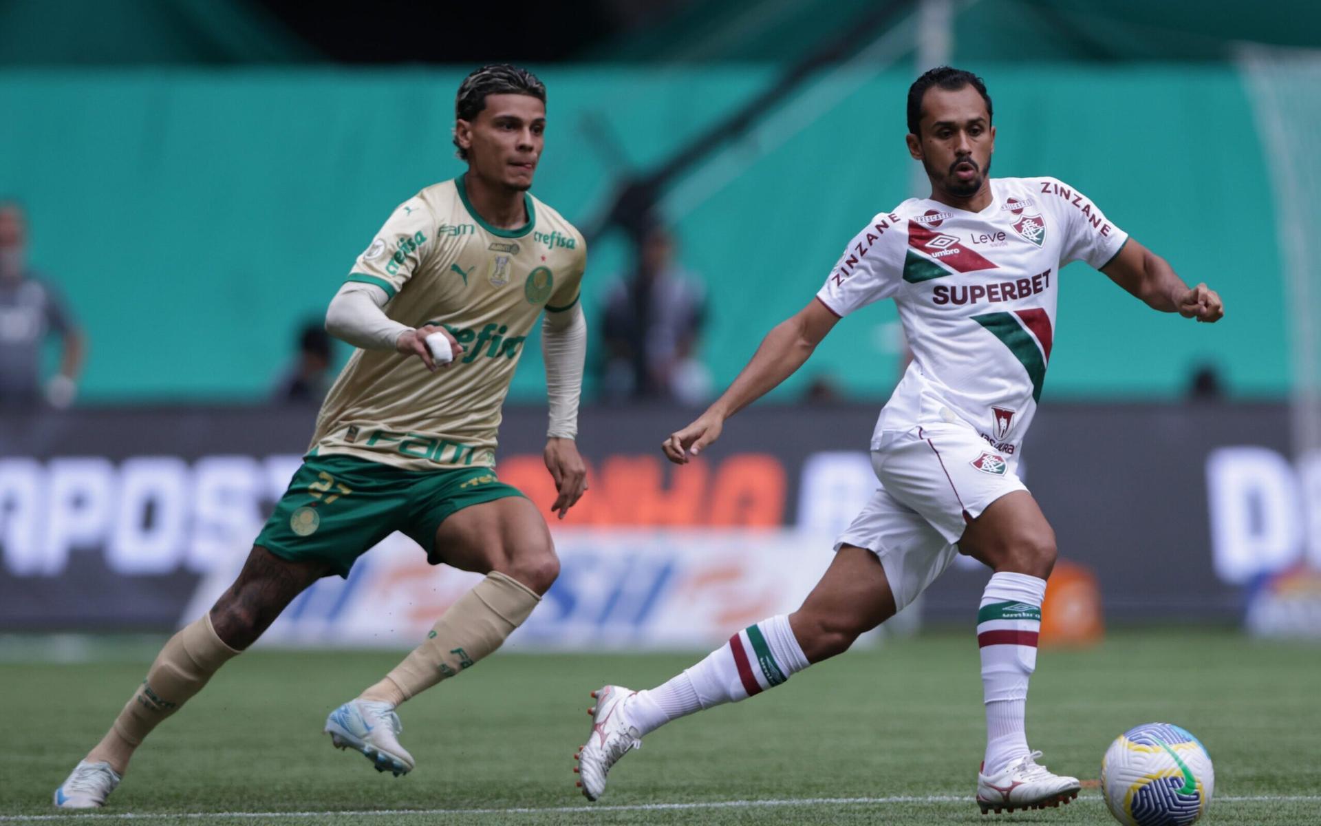 Lima-em-Palmeiras-x-Fluminense-scaled-aspect-ratio-512-320