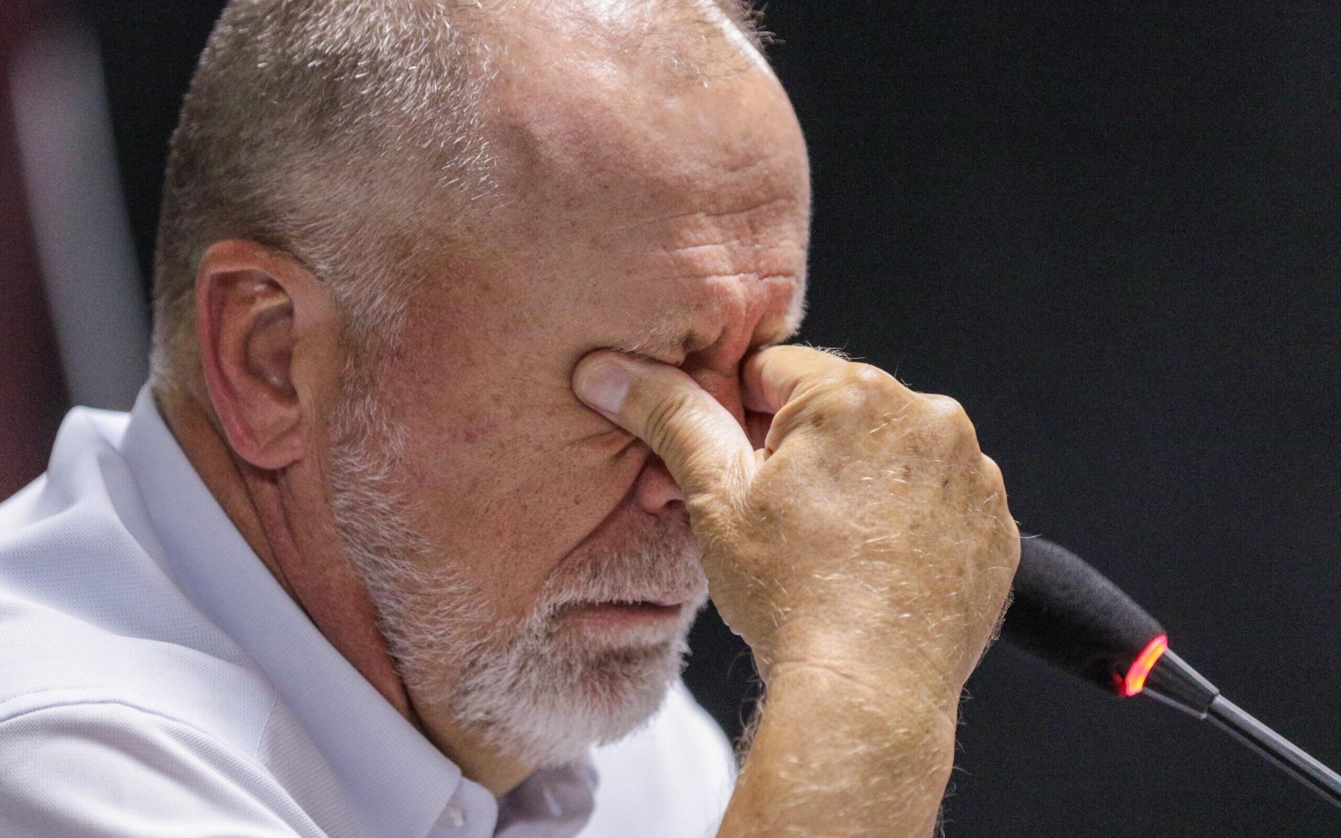 Mano-Menezes-durante-coletiva-de-imprensa-apos-o-empate-entre-Fluminense-e-Athletico-PR-scaled-aspect-ratio-512-320