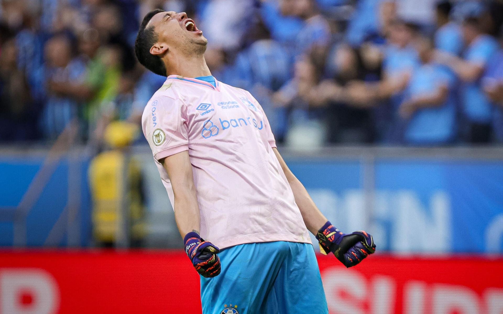 marchesin-goleiro-gremio-atletico-go-campeonato-brasileiro-scaled-aspect-ratio-512-320