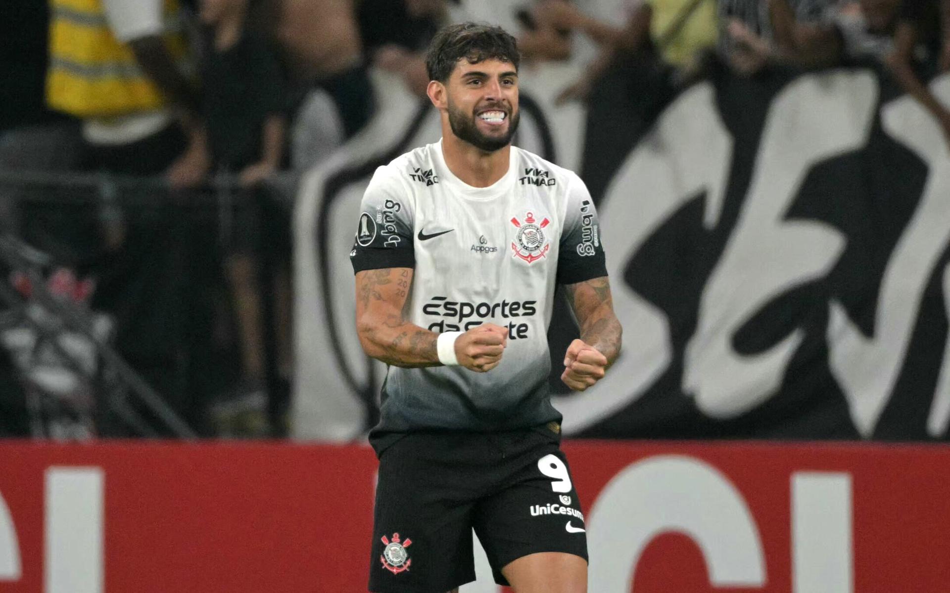 Yuri Alberto comemora gol na vitória do Corinthians sobre Universidad Central (Foto: Nelson Almeida / AFP)