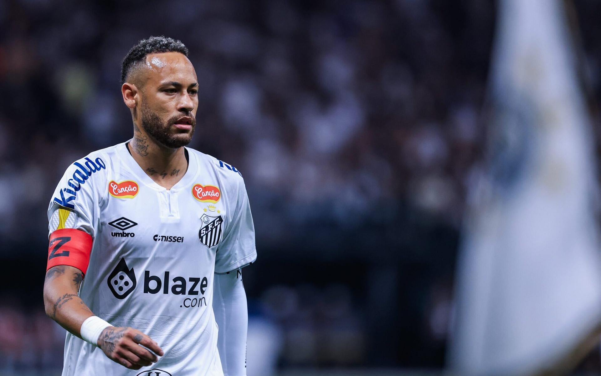 Após retorno, Neymar vai jogar a quarta partida pelo Santos diante do Água Santa na Vila Belmiro. (Foto: Marcello Zambrana/AGIF)