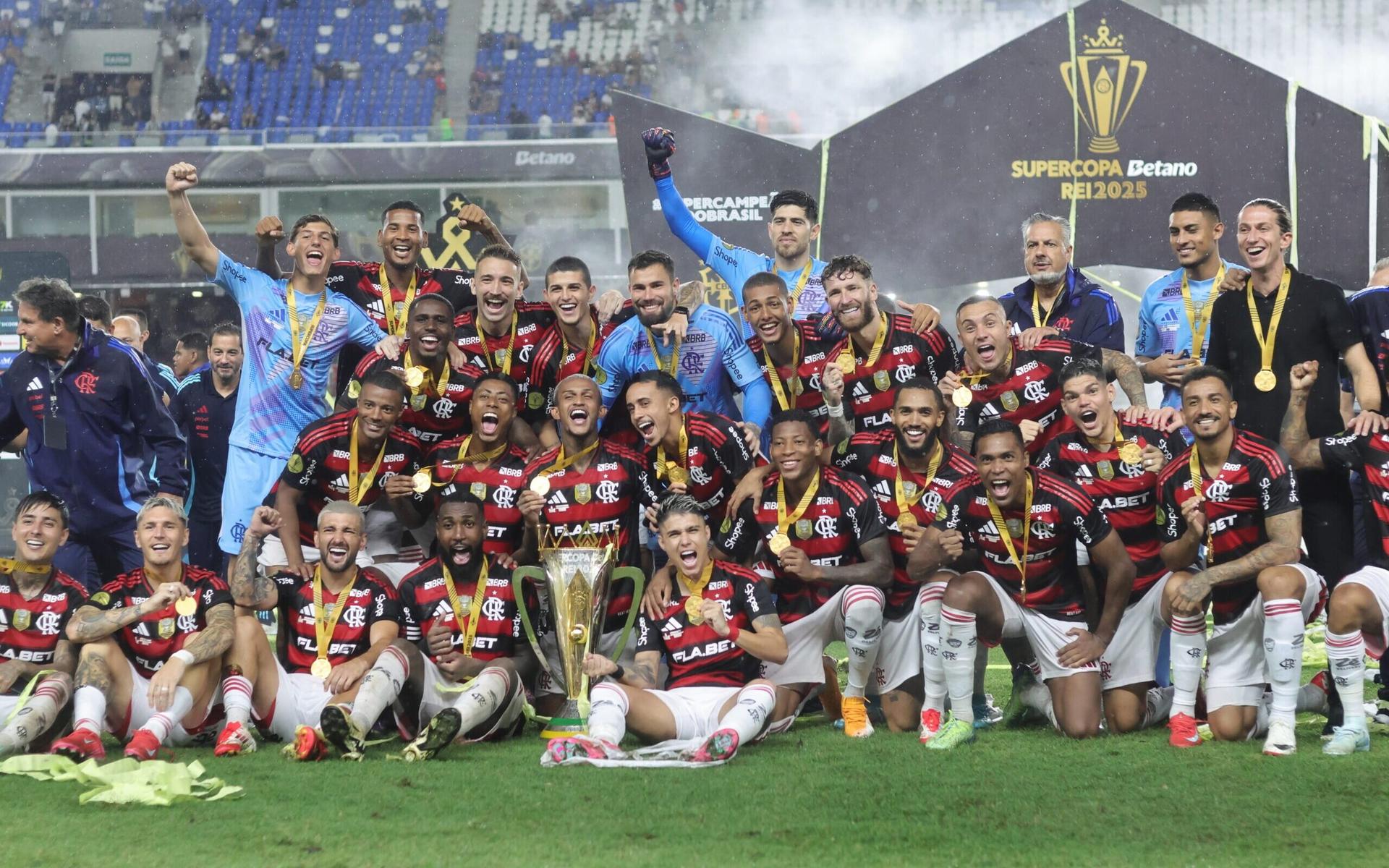 Flamengo-taca-Supercopa-do-Brasil-scaled-aspect-ratio-512-320