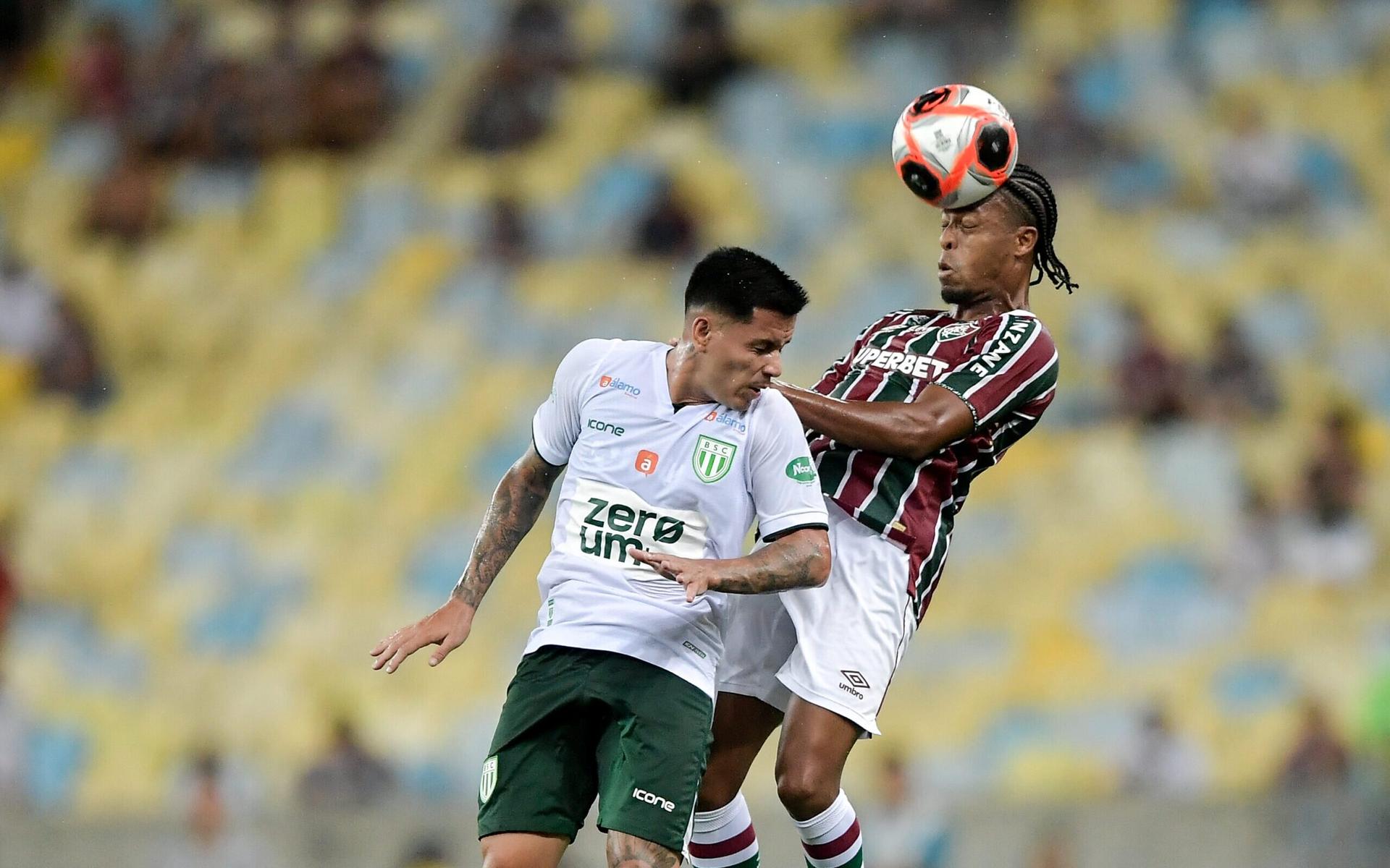 Vitor-Ricardo-disputa-bola-com-Keno-durante-jogo-entre-Boavista-e-Fluminense-pelo-Campeonato-Carioca-scaled-aspect-ratio-512-320