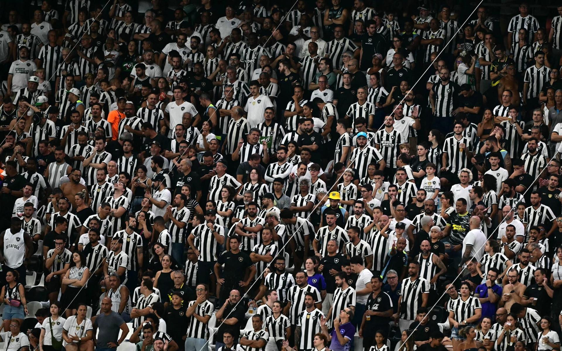 torcida-Botafogo-Recopa-scaled-aspect-ratio-512-320