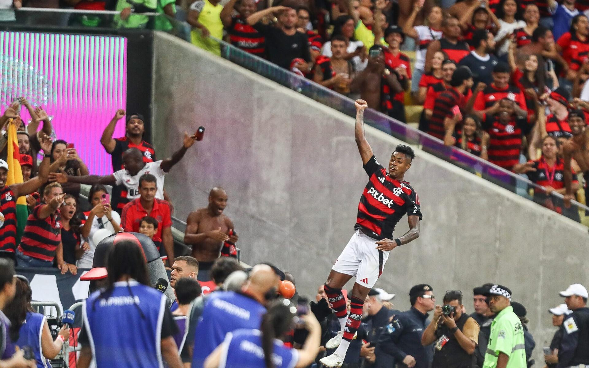 Bruno-Henrique-Flamengo-scaled-aspect-ratio-512-320