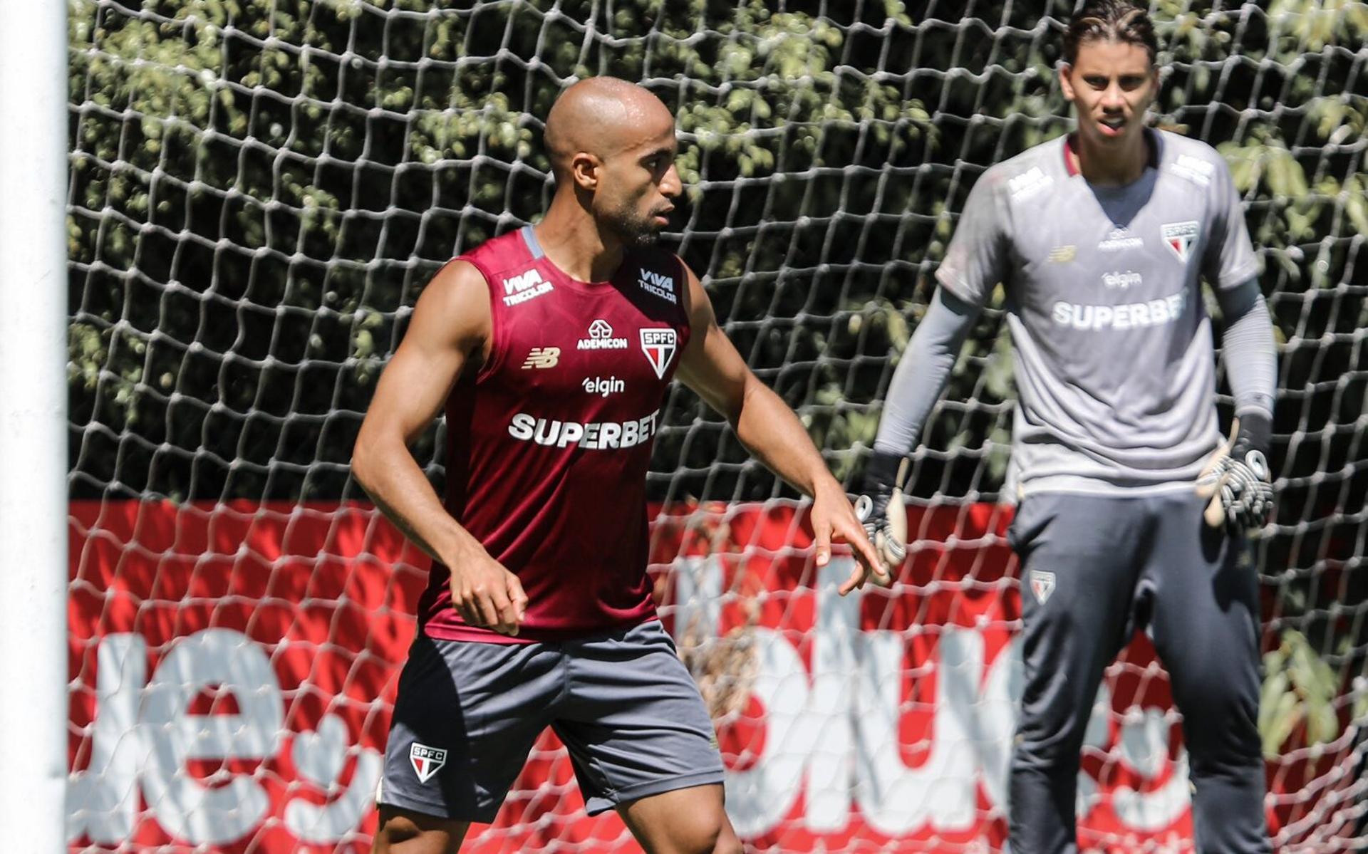 Lucas-Moura-treino-do-Sao-Paulo-aspect-ratio-512-320