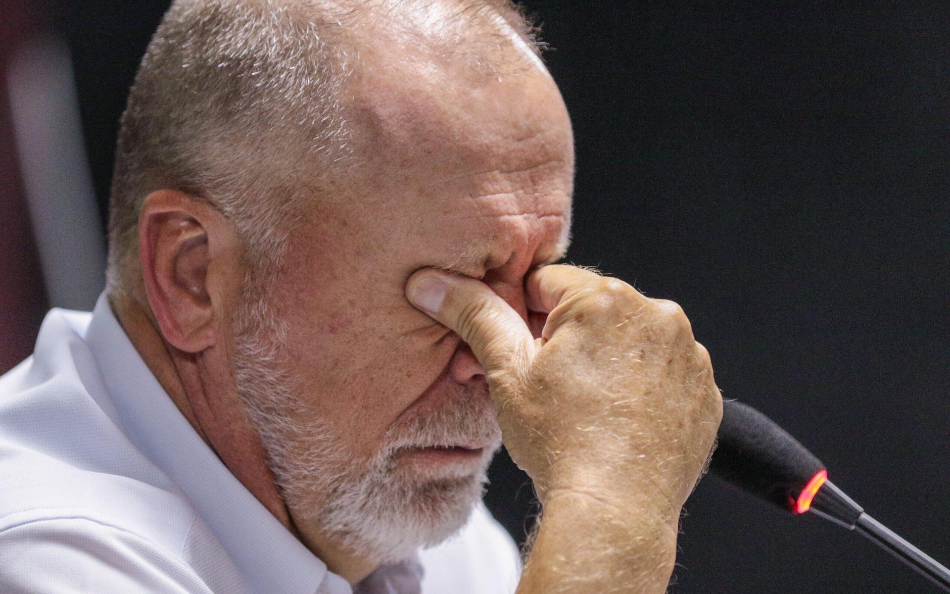 Mano-Menezes-durante-coletiva-de-imprensa-apos-o-empate-entre-Fluminense-e-Athletico-PR-scaled-aspect-ratio-512-320