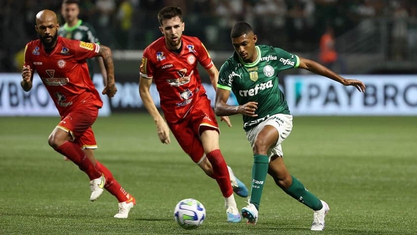 Gorgeous Sporting: Luís Guilherme Pronto Para Ir A Jogo Landscape in 4K Gorgeous Sporting: Luís Guilherme Pronto Para Ir A Jogo Landscape in 4K