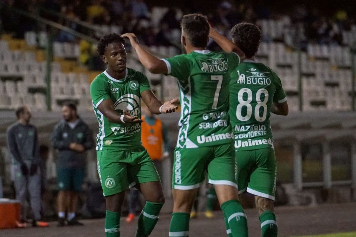 Chapecoense empata com Ituano e fica em situação crítica na Série