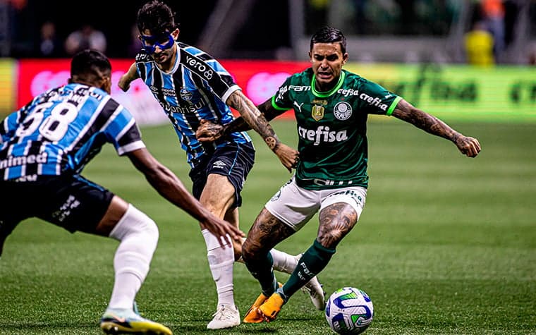 Palmeiras e Grêmio abrem a série de jogos que valem títulos e vaga