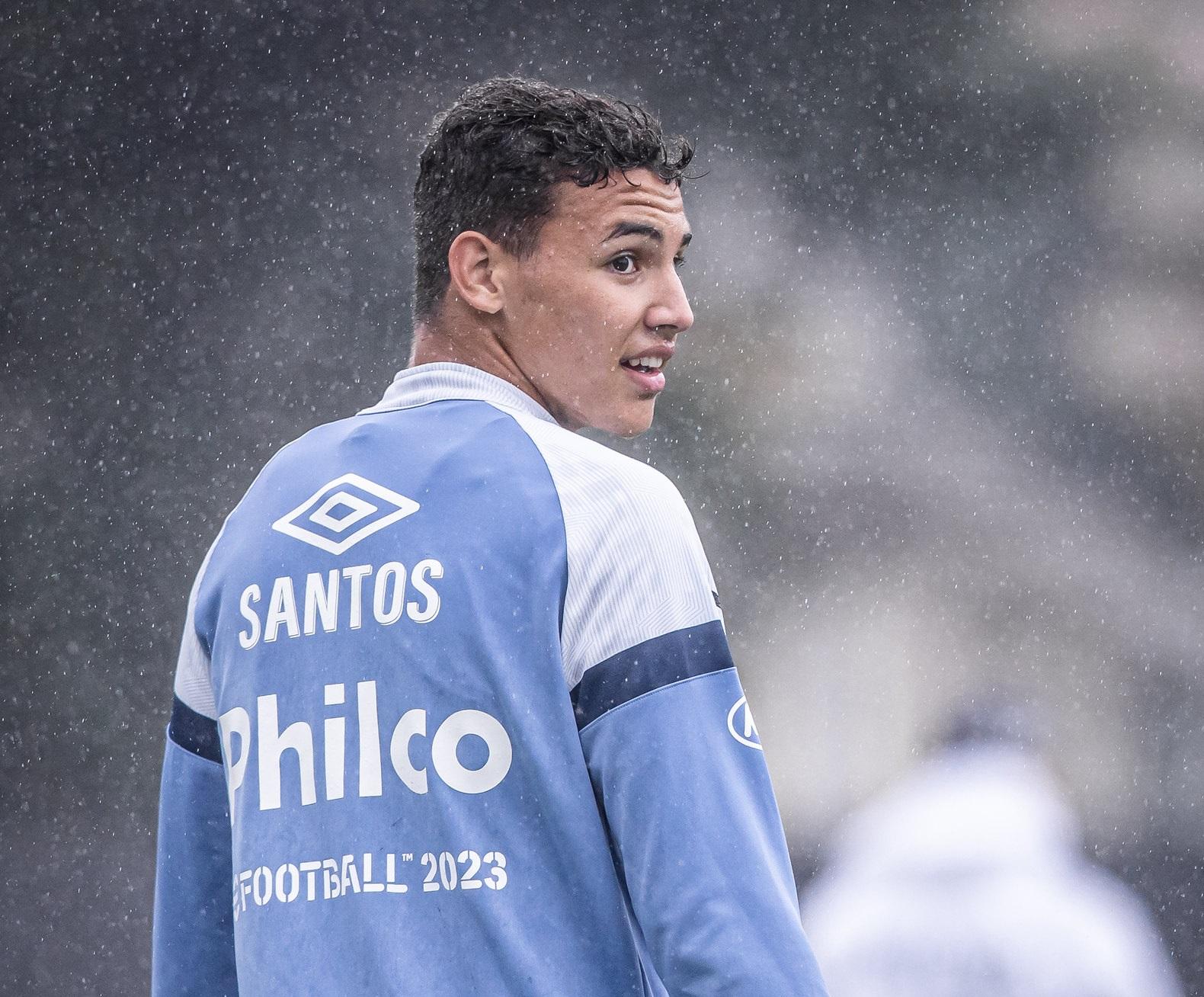 Deivid Washington, do Santos, ‘bate martelo’ sobre onde quer jogar