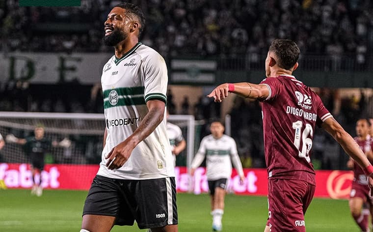 Coritiba perde para o Fluminense e é o segundo rebaixado no