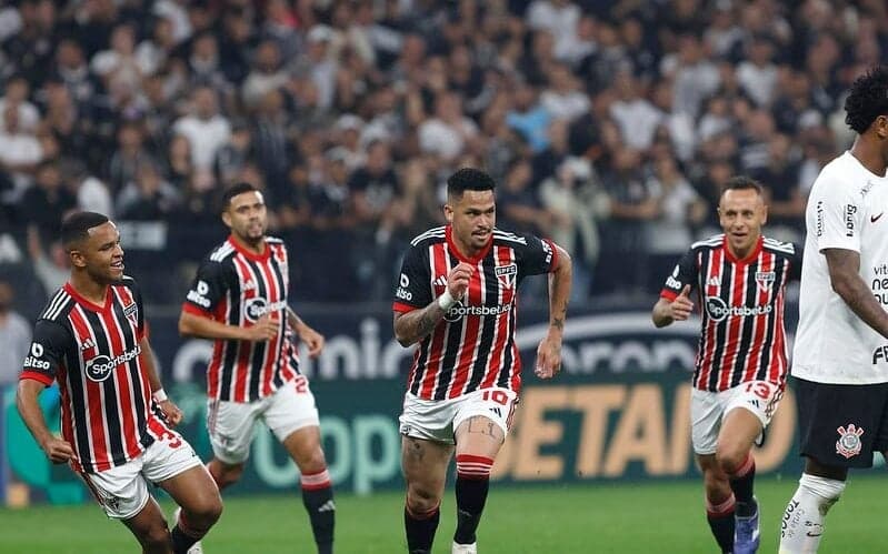 Brasileirão tem 3 jogos hoje. Amanhã, às 11h, Bahia encara São Paulo.