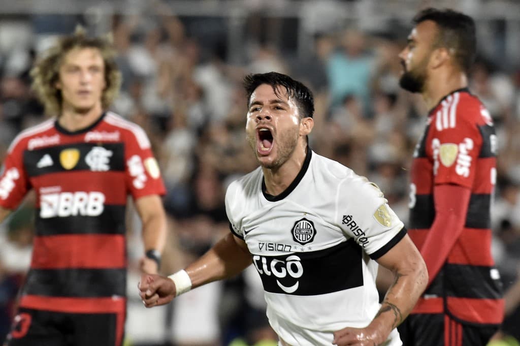 Flamengo dá vexame, perde para o Olimpia e é eliminado da Libertadores