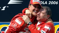 Todt abraça Schumacher em GP de San Marino, em 2006 (Foto: Reprodução)