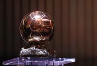 Bola de Ouro exposta (Foto: AFP)