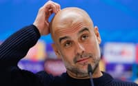 Zagueiro não teve muitas chances com Pep Guaridola no City (Foto: OSCAR DEL POZO / AFP)