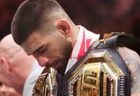 Campeão do UFC, Topuria ganharia a ''Luva de Ouro'' (Foto: Ian Maule/AFP)