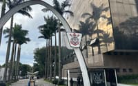 Votação do impeachment de Augusto Melo acontece no Parque São Jorge, sede do Corinthians (Foto: Ulisses Lopresti/ Lance!)