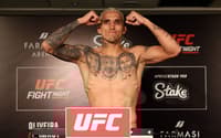 Do Bronx no peso para o UFC Rio (Foto: Reprodução UFC)