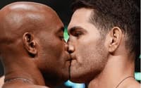 Anderson Silva e Chris Weidman protagonizaram encarada inusitada em 2013