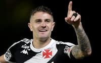 Vegetti comemora seu gol no jogo do Vasco contra o Fortaleza