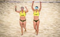 Carol e Rebecca vencem na estreia do Mundial de Vôlei de Praia (Foto: Volleyball World)