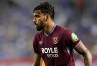 Lucas Paquetá, ex-Flamengo, em ação pelo West Ham durante amistoso contra o Everton (Foto: Patrick McDermott/AFP)