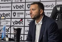 Alessandro Brito, diretor do Botafogo (Foto: Leonardo Bessa/Lance!)