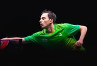 Hugo Calderano durante a estreia no WTT Champions de Doha