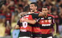 De La Cruz e Arrascaeta comemoram primeiro gol do Flamengo diante do Madureira