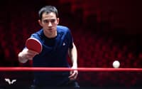 Hugo Calderano durante treinamento para o Singapura Smash (Foto: World Table Tennis)