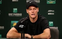 Jannik Sinner, da Itália, participa do media day no Indian Wells Tennis Garden. (Foto: Matthew Stockman/Getty Images North America via AFP)