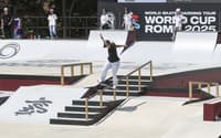 Pamela Rosa na Copa do Mundo de Skate Street Roma 2025 (foto: Julio Detefon / CBSk)