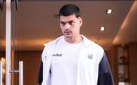 Gabriel Brazão na concentração do Santos para a estreia da Copa Sul-Americana. (Foto: Raul Baretta/ Santos FC)