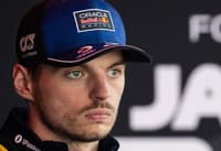 F1: Max Verstappen na coletiva de imprensa do GP do Japão 2026 (Foto: Andrew Caballero - Reynolds/AFP)