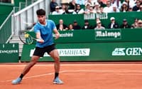 O espanhol Carlos Alcaraz na vitória nas quartas de Monte Carlo