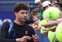 O americano Ben Shelton atende os fãs em Munique (Foto: Divulgação)