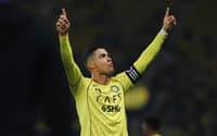 Cristiano Ronaldo comemora gol marcado pelo Al-Nassr sobre o Al-Okhdood