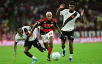 Wallace Yan em Flamengo x Vasco (Foto: Thiago Ribeiro/AGIF/Folhapress)