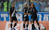 Jogadores do Vasco comemoram gol contra o Paysandu (Foto: Ruano Carneiro / Carneiro Images/Fotoarena/Folhapress)
