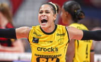Adenízia, do Praia Clube, vibra ao marcar ponto na semifinal da Superliga Feminina 25/26 (Foto: Paula Reis/CRF)