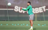 Hulk no treino do Fluminense neste sábado (30) (Foto: Lucas Merçon/ Fluminense FC)