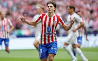 Julián Alvarez comemora gol na goleada do Atletico de Madrid sobre o Real Madrid pelo Campeonato Espanhol (foto: Oscar Del Pozo / AFP)