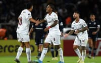 John Kennedy comemora gol pelo Fluminense na Libertadores (Foto: Andres LARROVERE / AFP)