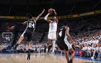 Shai Gilgeous-Alexander comandou mais uma vitória do Oklahoma City Thunder (Foto: Joe Murphy/NBAE via Getty Images/AFP (Photo by JOE MURPHY / NBAE / Getty Images / Getty Images via AFP)