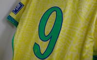Camisa 9 de Endrick no vestiário da Seleção antes de Paraguai x Brasil