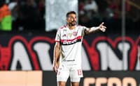 Danilo em campo contra o Vitória (Foto: Gilvan de Souza/Flamengo)